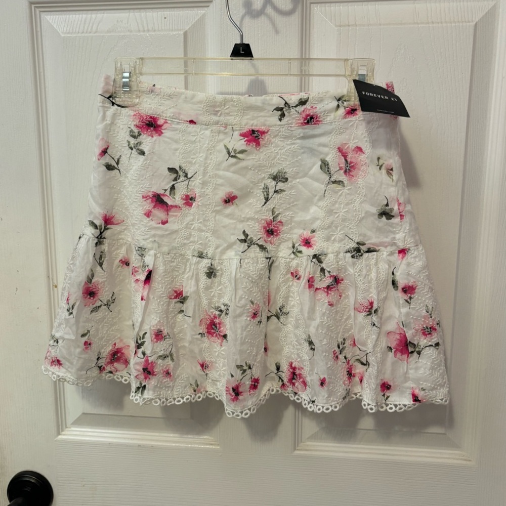 White and Pink Floral Lace Mini Skirt Size Small